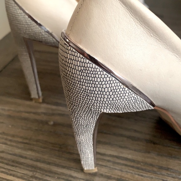 Dolce Vita Leather Pumps - Picture 7 of 10